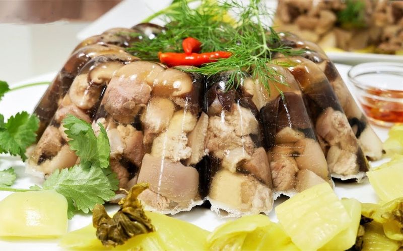 15+ món ăn không thể thiếu trong mâm cỗ Tết 3 miền 22 Thịt nấu đông