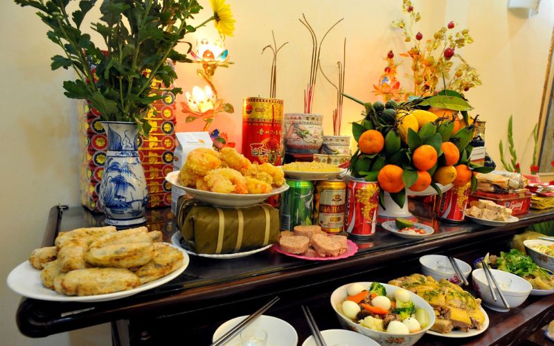 Vì sao cần cúng vào mồng 1 Tết?